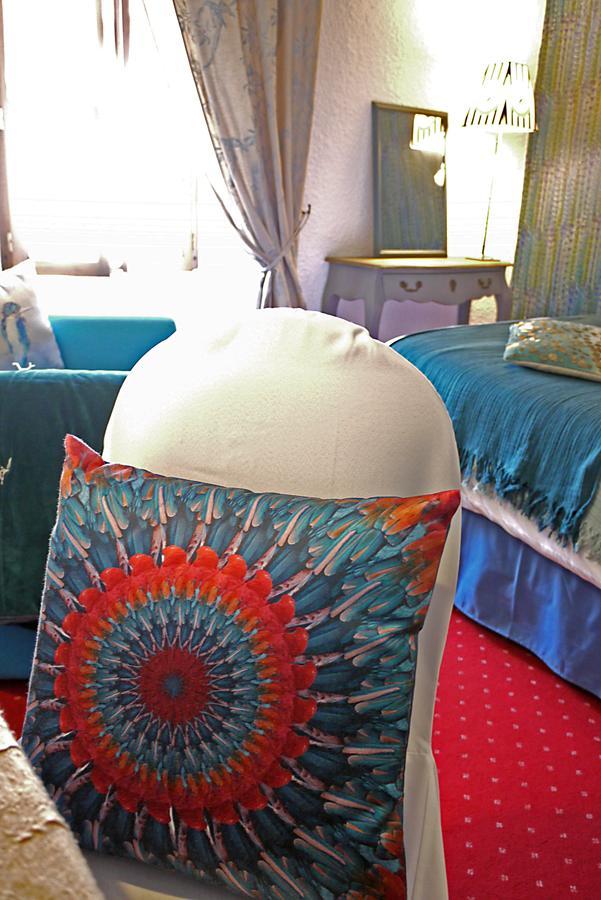 Le Chapeau Rouge Lusignan エクステリア 写真