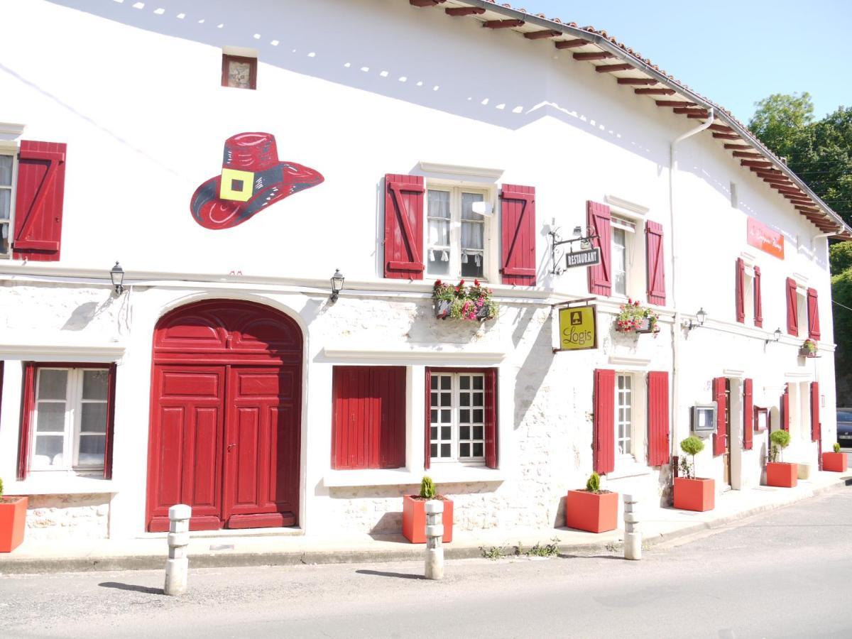 Le Chapeau Rouge Lusignan エクステリア 写真